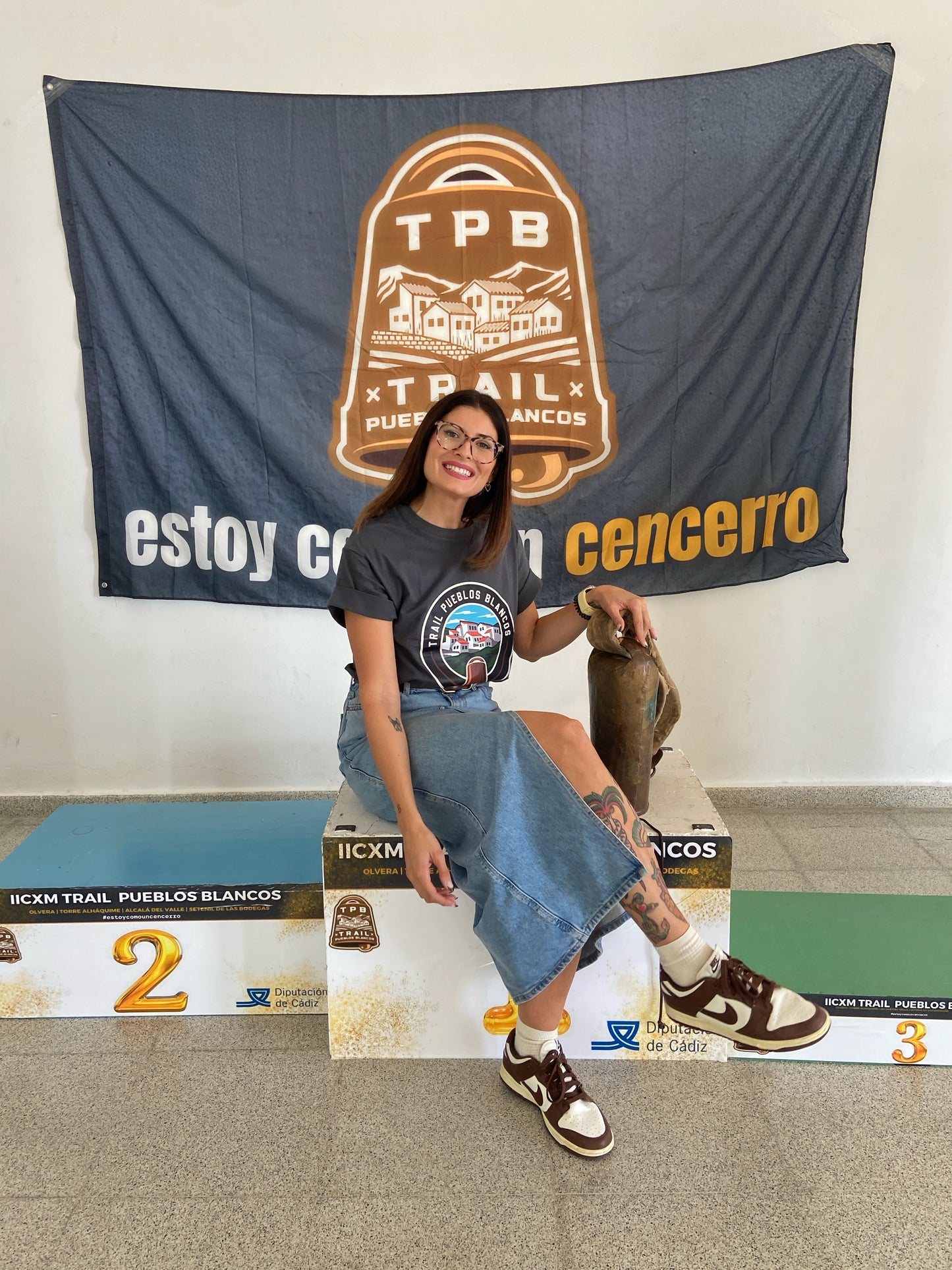 Preventa Camiseta gris de paseo TRAIL PUEBLOS BLANCOS